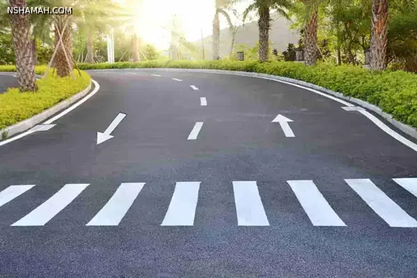 الخطوط والعلامات الأرضية الخطوط والعلامات الأرضية