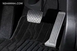 ما هو سر ارتفاع دواسة الفرامل عن دواسة البنزين في السيارة؟